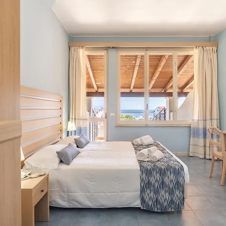 Cala Della Torre Resort 4*