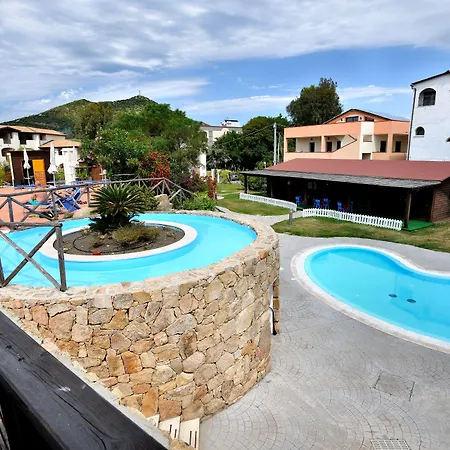 منتجع Cala Della Torre