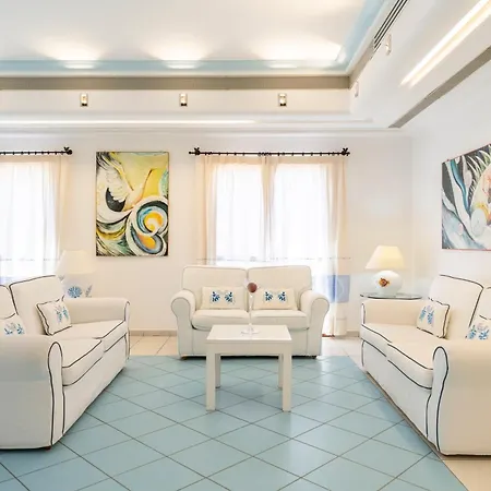 Cala Della Torre Ла-Калетта