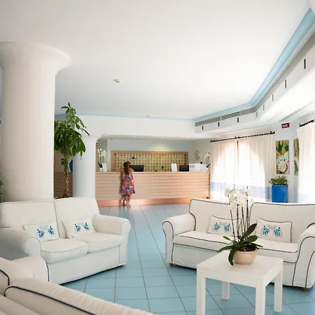 Курортный комплекс Cala Della Torre Ла-Калетта