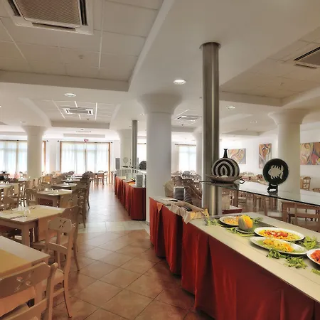 Курортный комплекс Cala Della Torre 4*